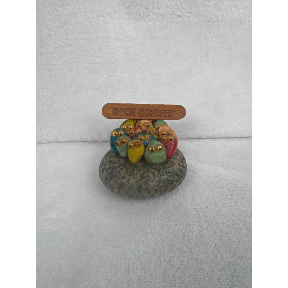 Vintage 1970s Rock Concert Pet Rock Novelty Figurine
